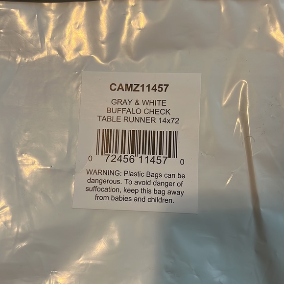 Brand new Pier 1 table runner - Picture 2 of 3